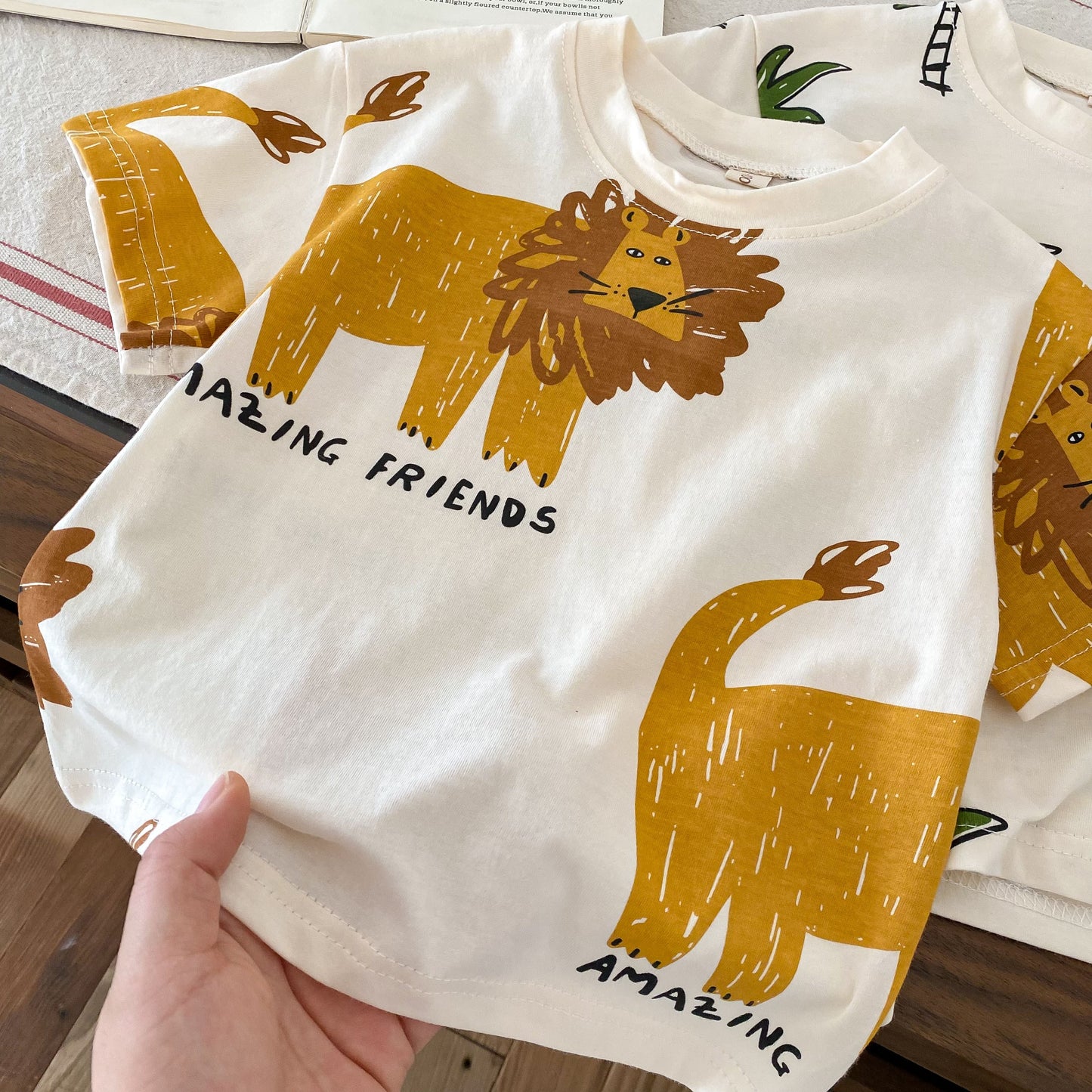 100% cotton Lion Kids Tracksuit - Fun & Comfy Summer Set!