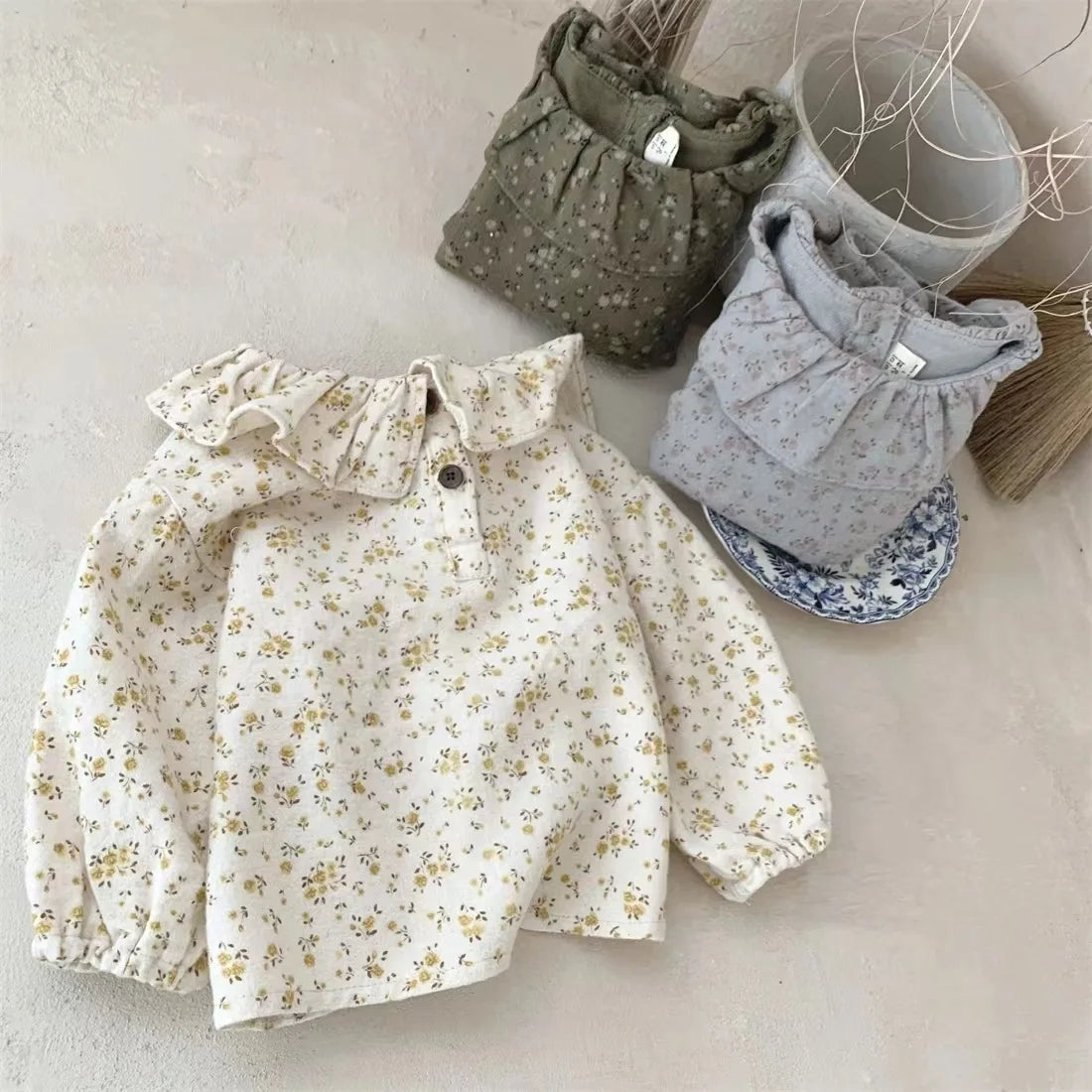 Flower Soft Top With Elegant Doll Collar