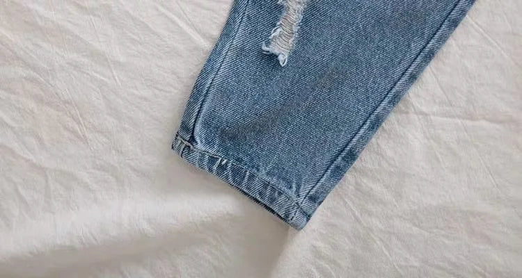 Casual Jeans – Trendy Loose-Fit Pants for Kids