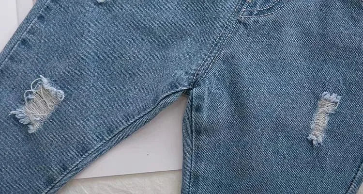 Casual Jeans – Trendy Loose-Fit Pants for Kids