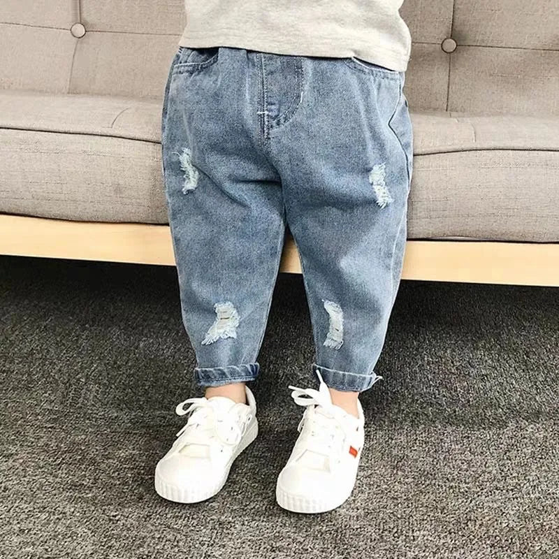 Casual Jeans – Trendy Loose-Fit Pants for Kids