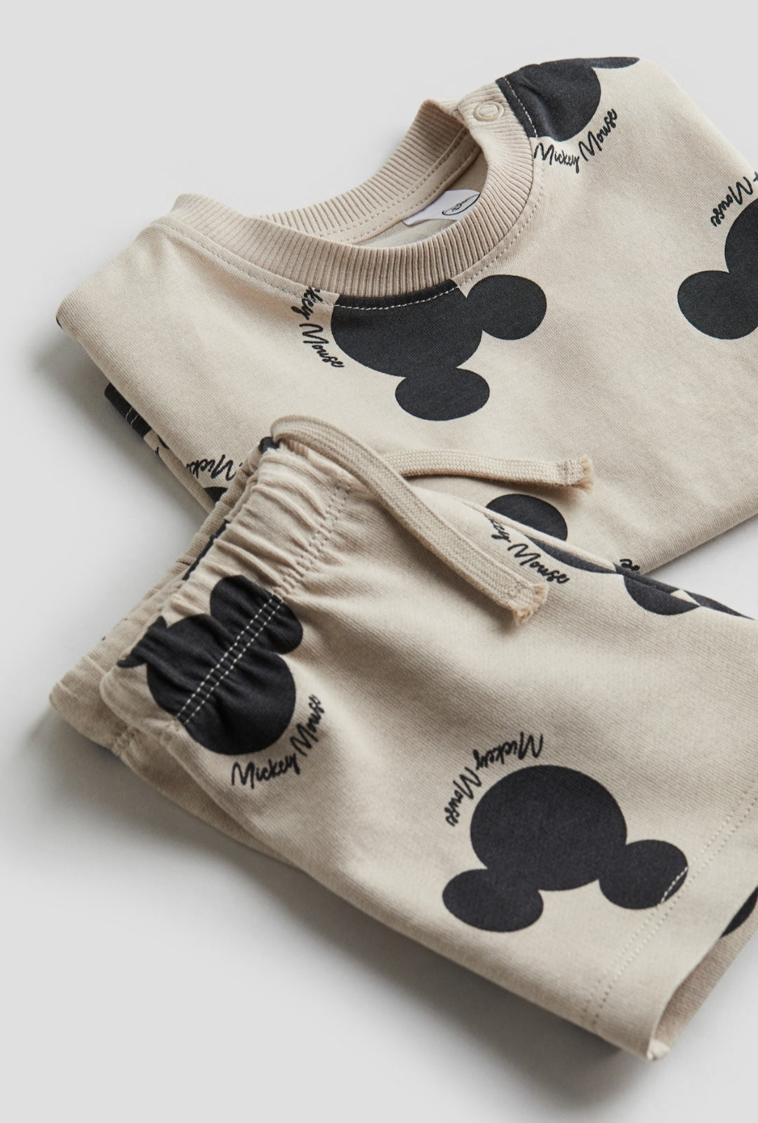 100% Cotton Mickey T-Shirt & Shorts Set!