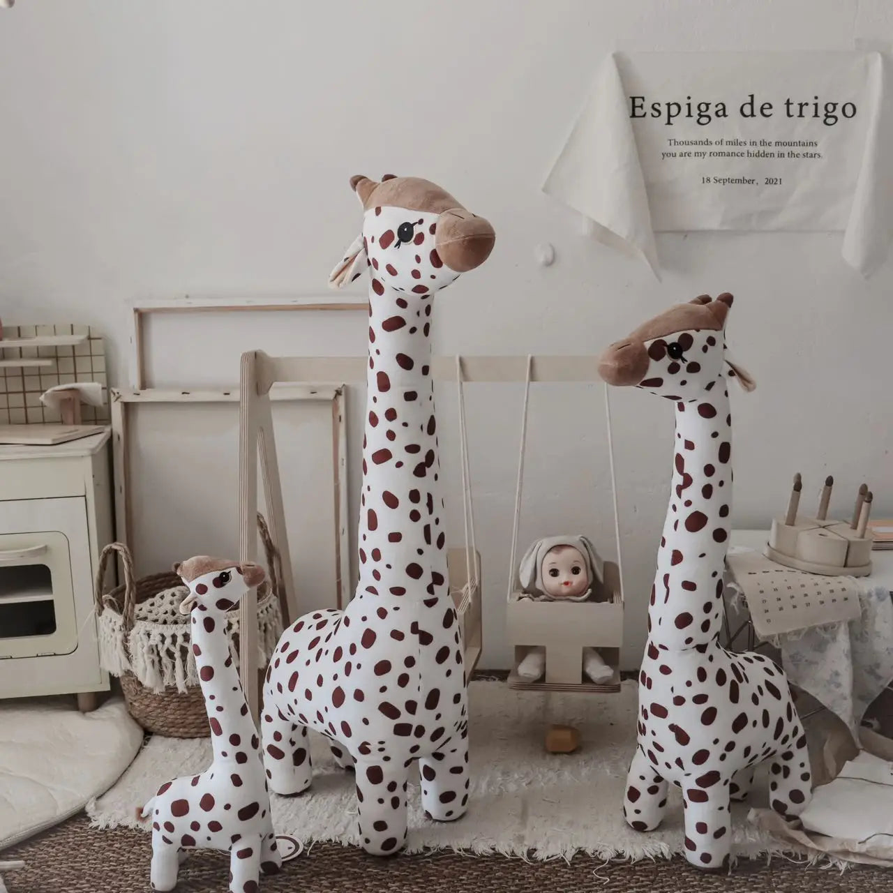 Brown Giraffe Cuddle Room Decoration