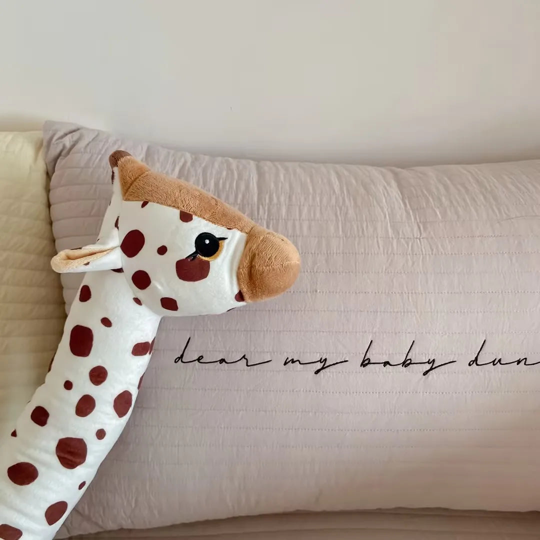 Brown Giraffe Cuddle Room Decoration