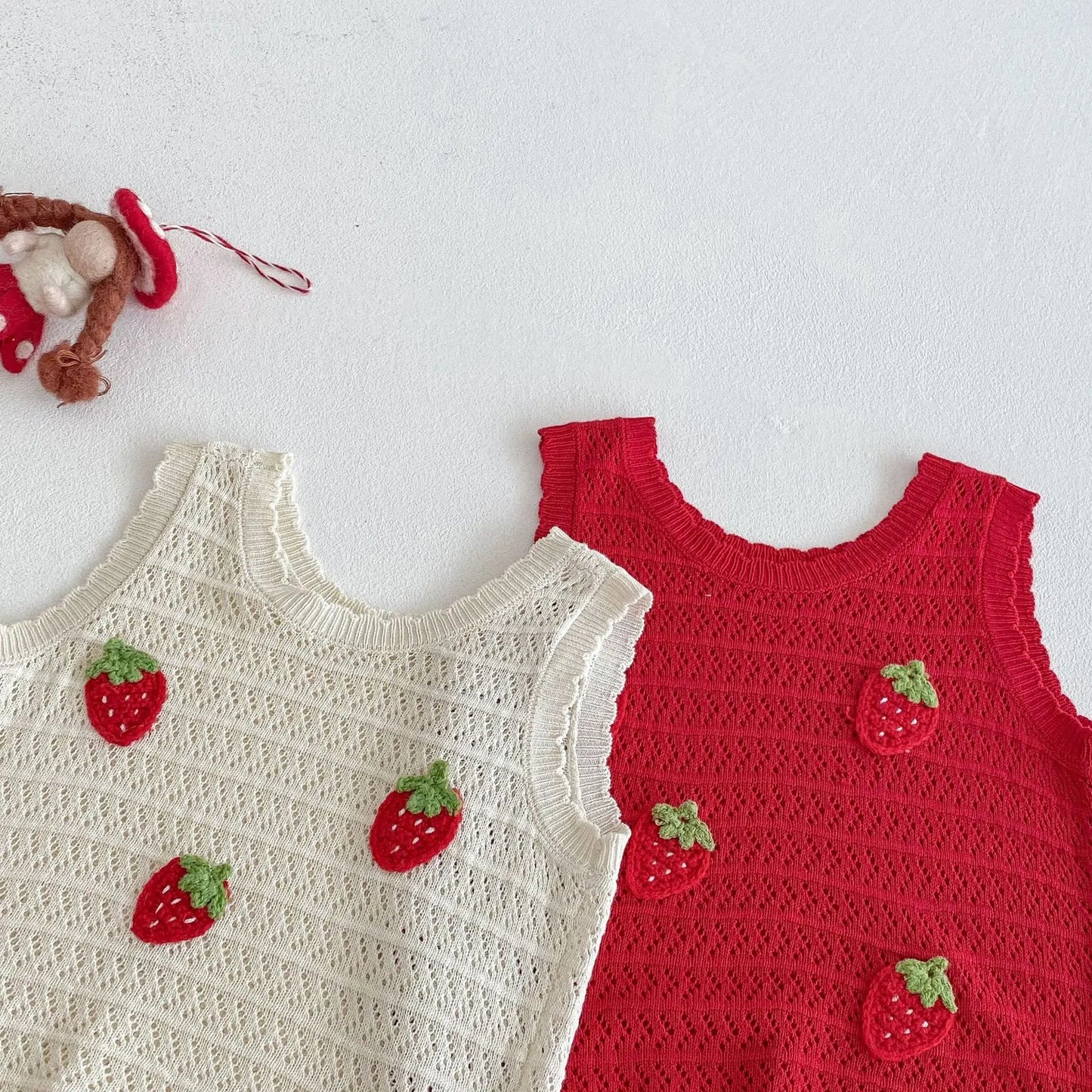 Charming Strawberry Embroidery Set