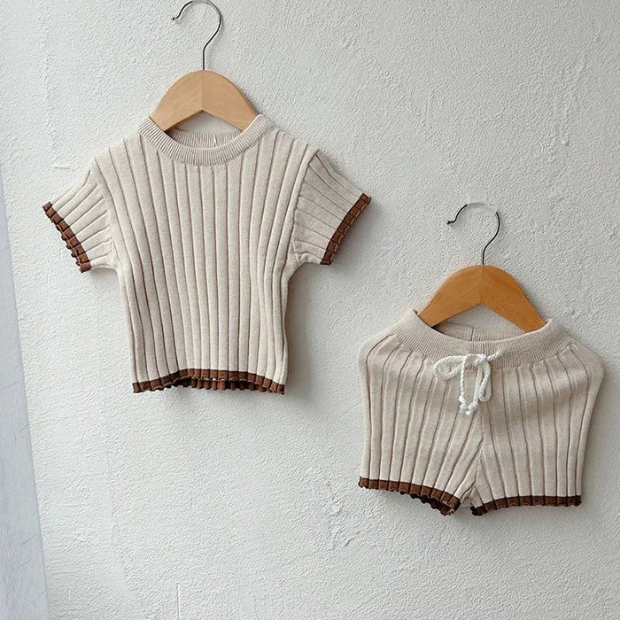 Knitted Short Sleeved Pullover Top & Shorts Set